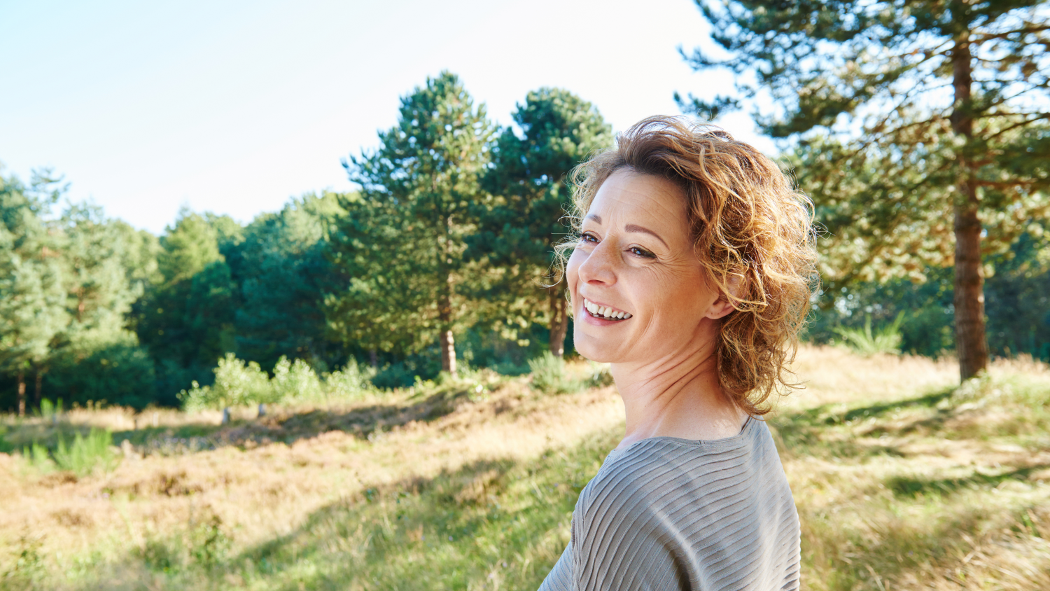 Erfolgreiche Osteoporose-Behandlung: Wie eine hybride Therapie Lebensqualität verbessert.